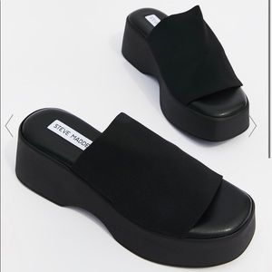 Slinky sandals